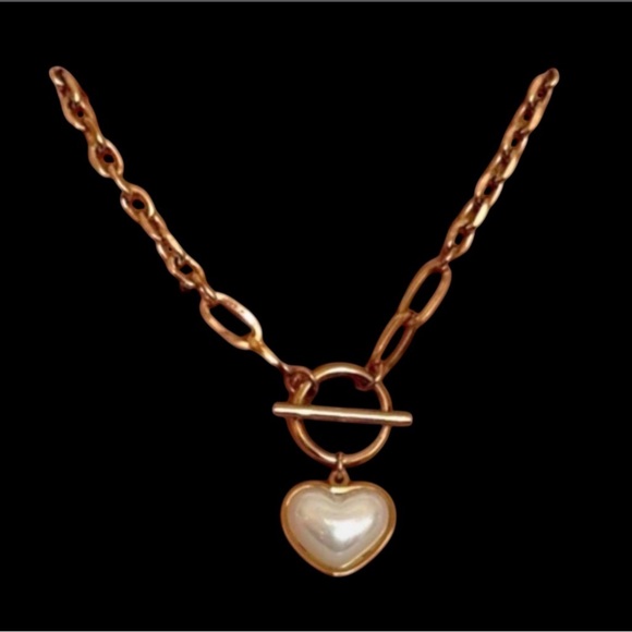 Jewelry - Gold Heart Pendant Necklace